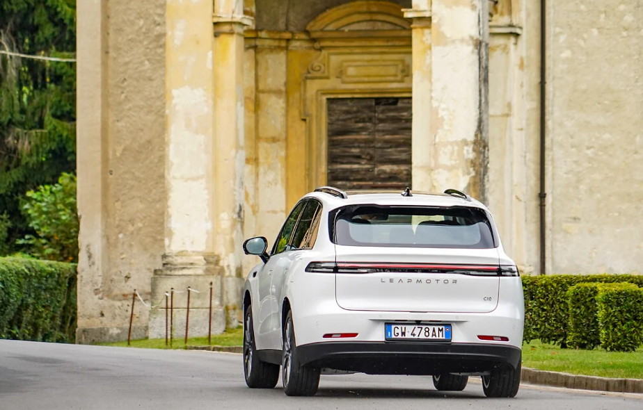 На європейський ринок виходить новий виробник електромобілів: розкрито модельну лінійку