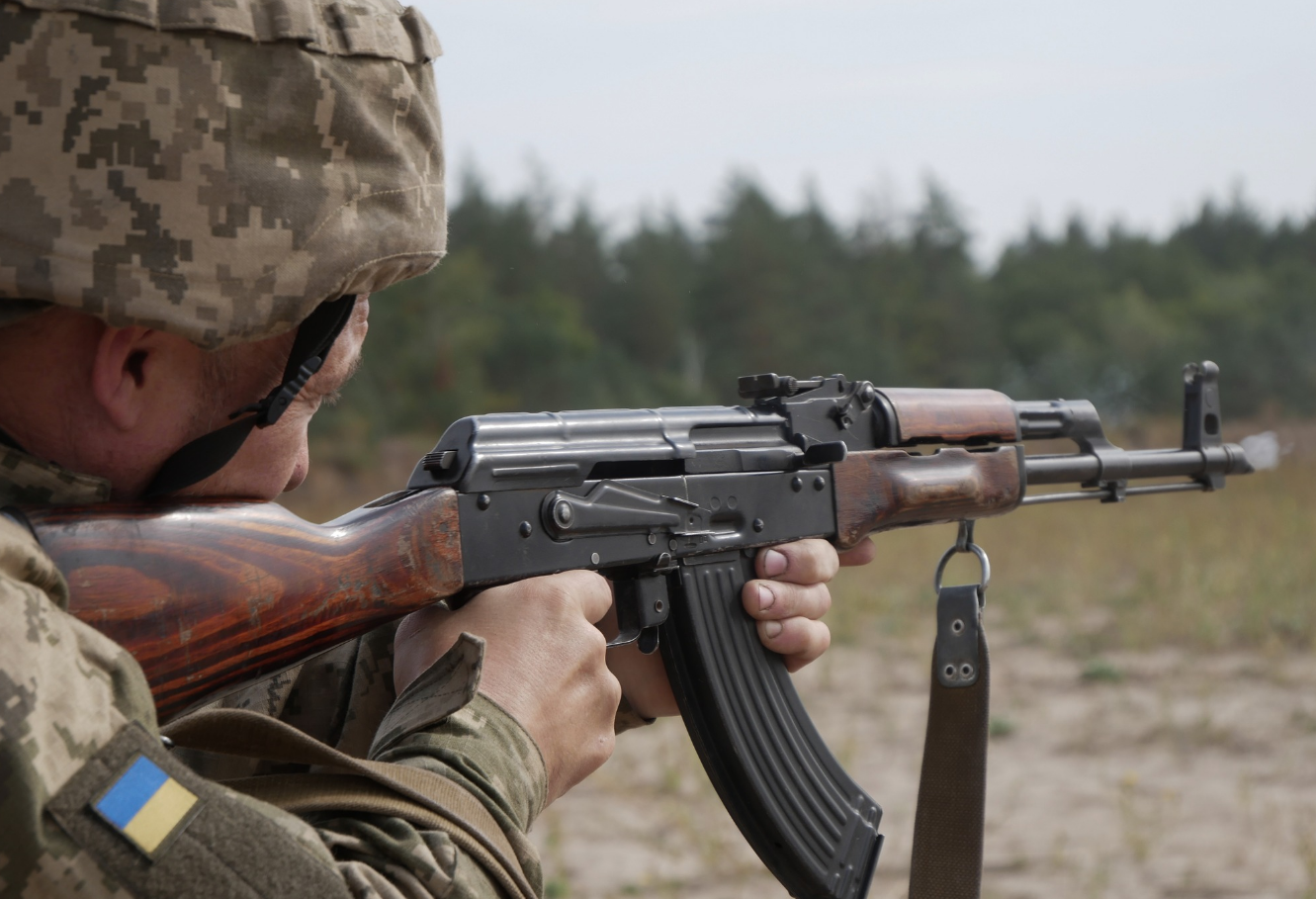 Пастки, розтяжки, колючий дріт. Як українських військових готують до бойових завдань