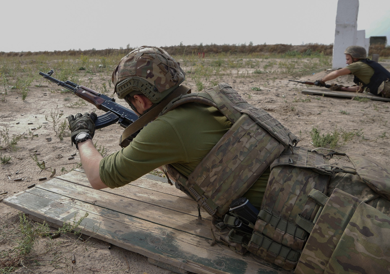Пастки, розтяжки, колючий дріт. Як українських військових готують до бойових завдань