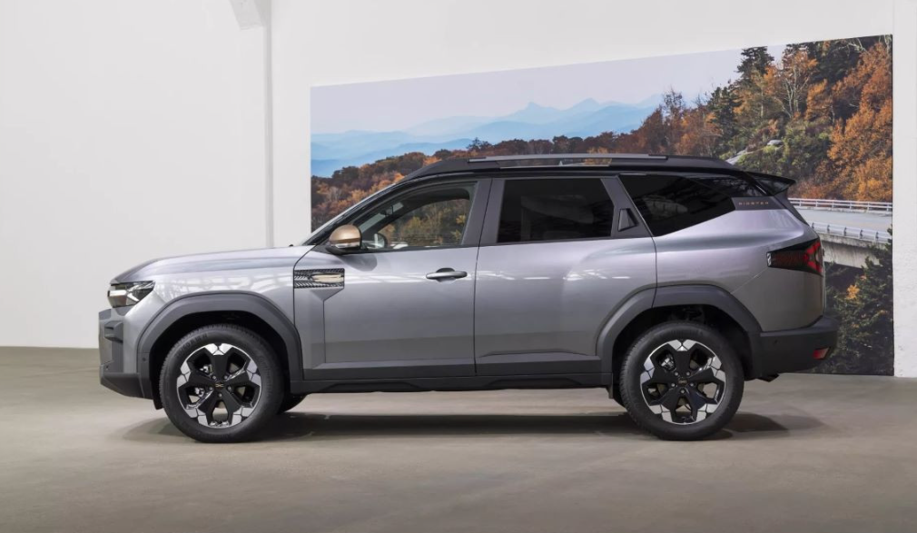 Більше та краще Duster: Dacia представила повнорозмірний кросовер Bigster