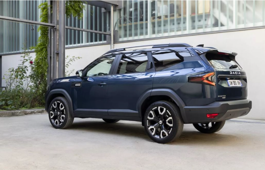 Більше та краще Duster: Dacia представила повнорозмірний кросовер Bigster
