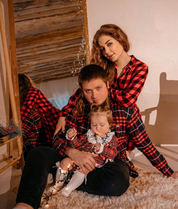 Известная блогерша эффектно рассекретила необычное имя сына. Арендовала целый стадион (видео)