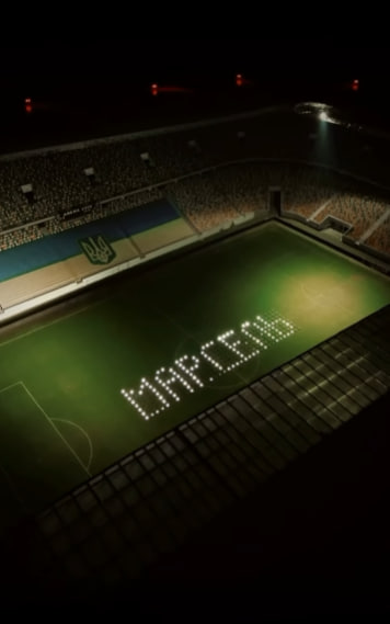 Известная блогерша эффектно рассекретила необычное имя сына. Арендовала целый стадион (видео)