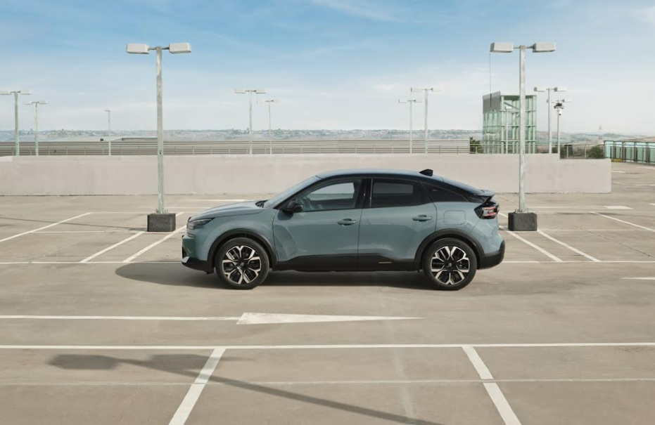 Новый Citroen C4 представили официально: стали известны характеристики и ключевые изменения