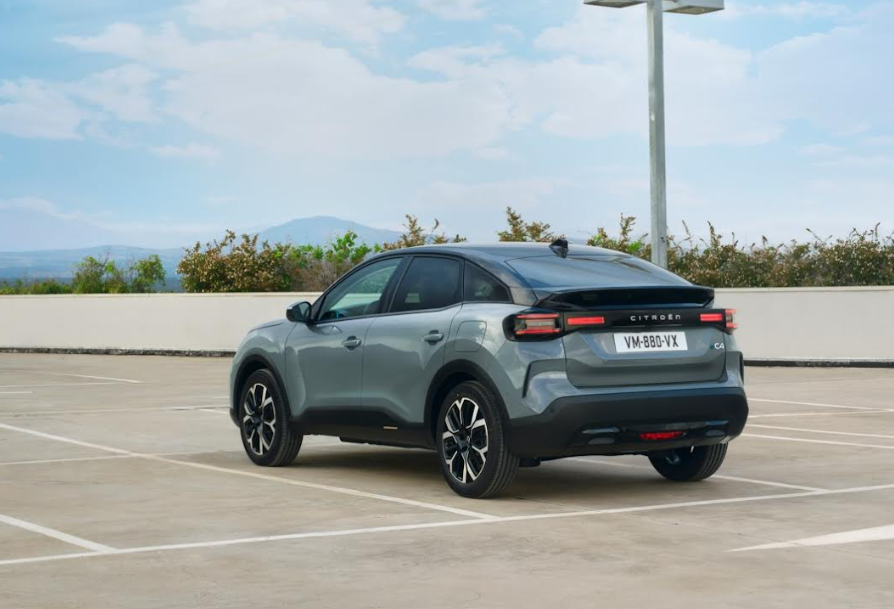 Новый Citroen C4 представили официально: стали известны характеристики и ключевые изменения