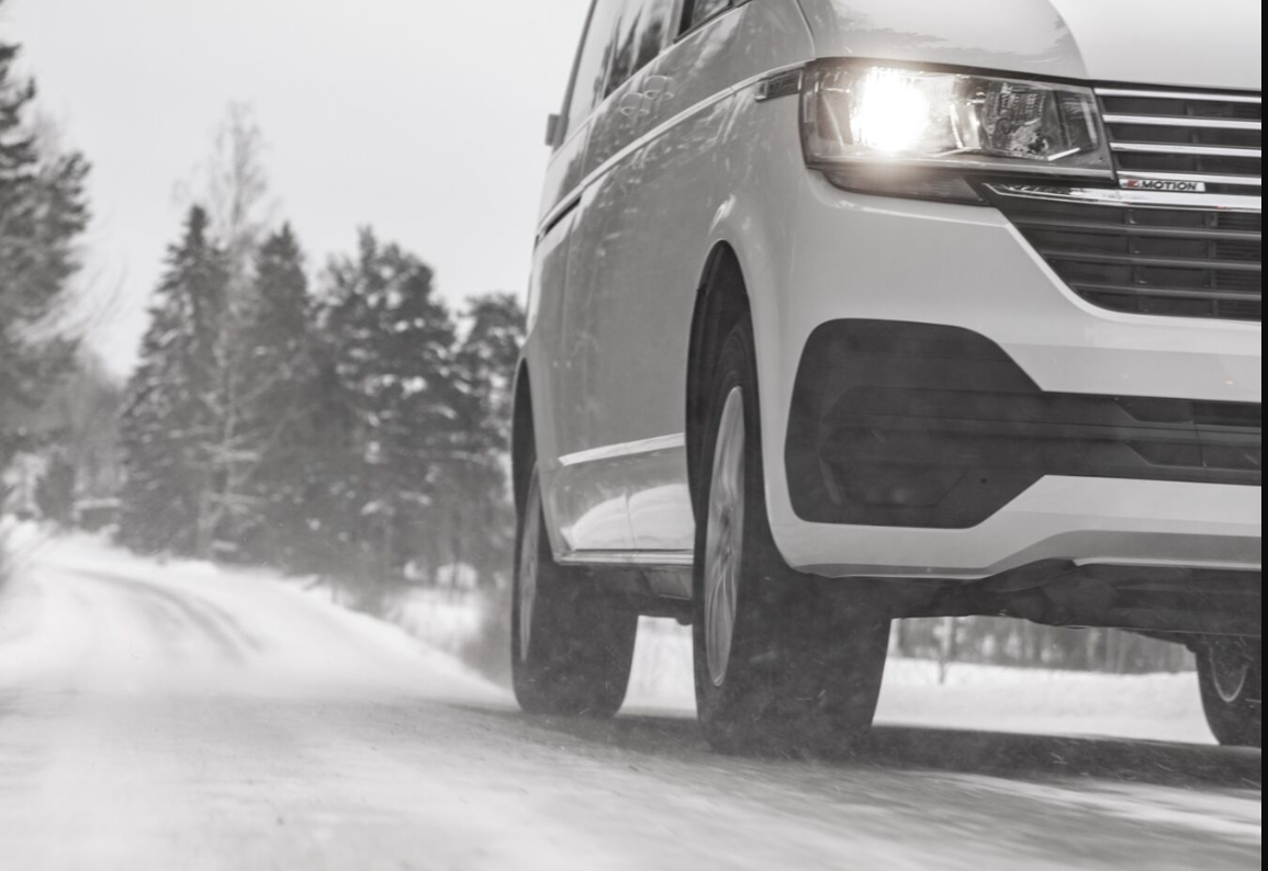 Нужен ли автовладельцу второй комплект шин на дисках: подробности