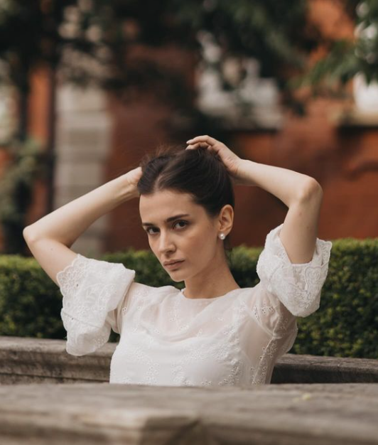 Как Трегубова, Суржиков и другие звезды сериалов выглядели 20 лет назад. Кто-то "пешком ходил под стол"