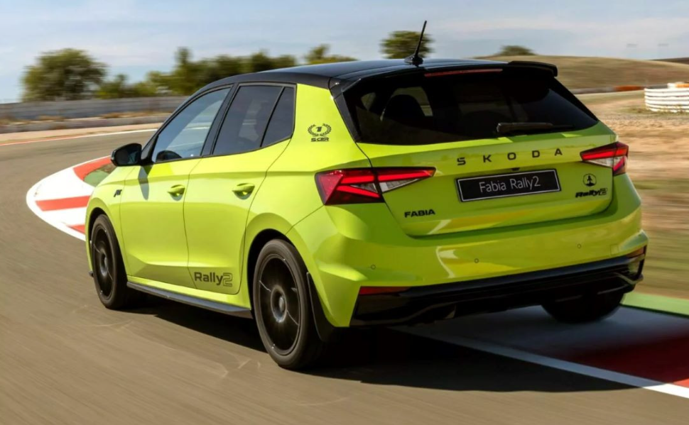 Skoda Fabia получила заряженную версию в честь ралли: названы цены и характеристики