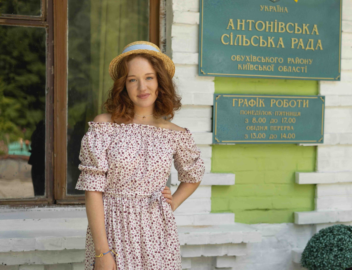 Перевод часов в Украине: известные актеры признались, что об этом думают