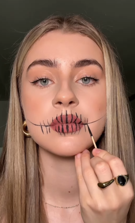5 минут и вы - звезда вечеринки. Как сделать эффектный макияж на Хэллоуин (видео)