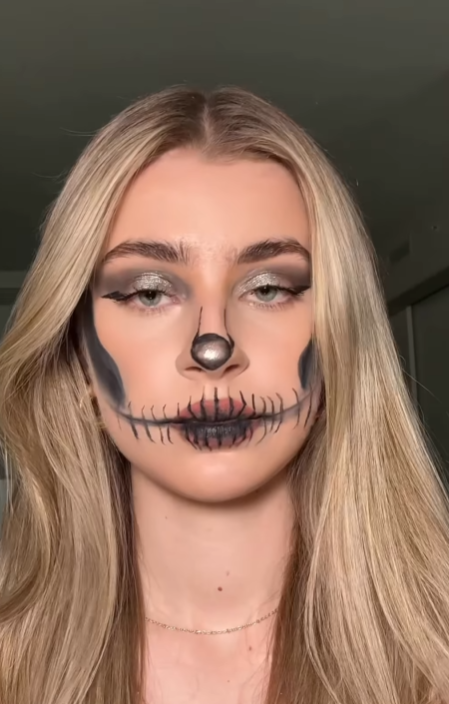 5 минут и вы - звезда вечеринки. Как сделать эффектный макияж на Хэллоуин (видео)