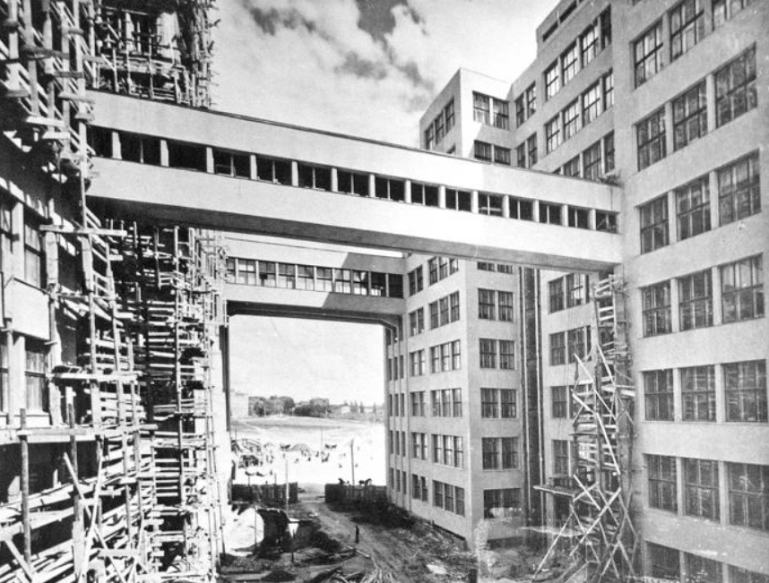 Столетний символ Харькова. Чем уникален Госпром, который Россия атаковала КАБом