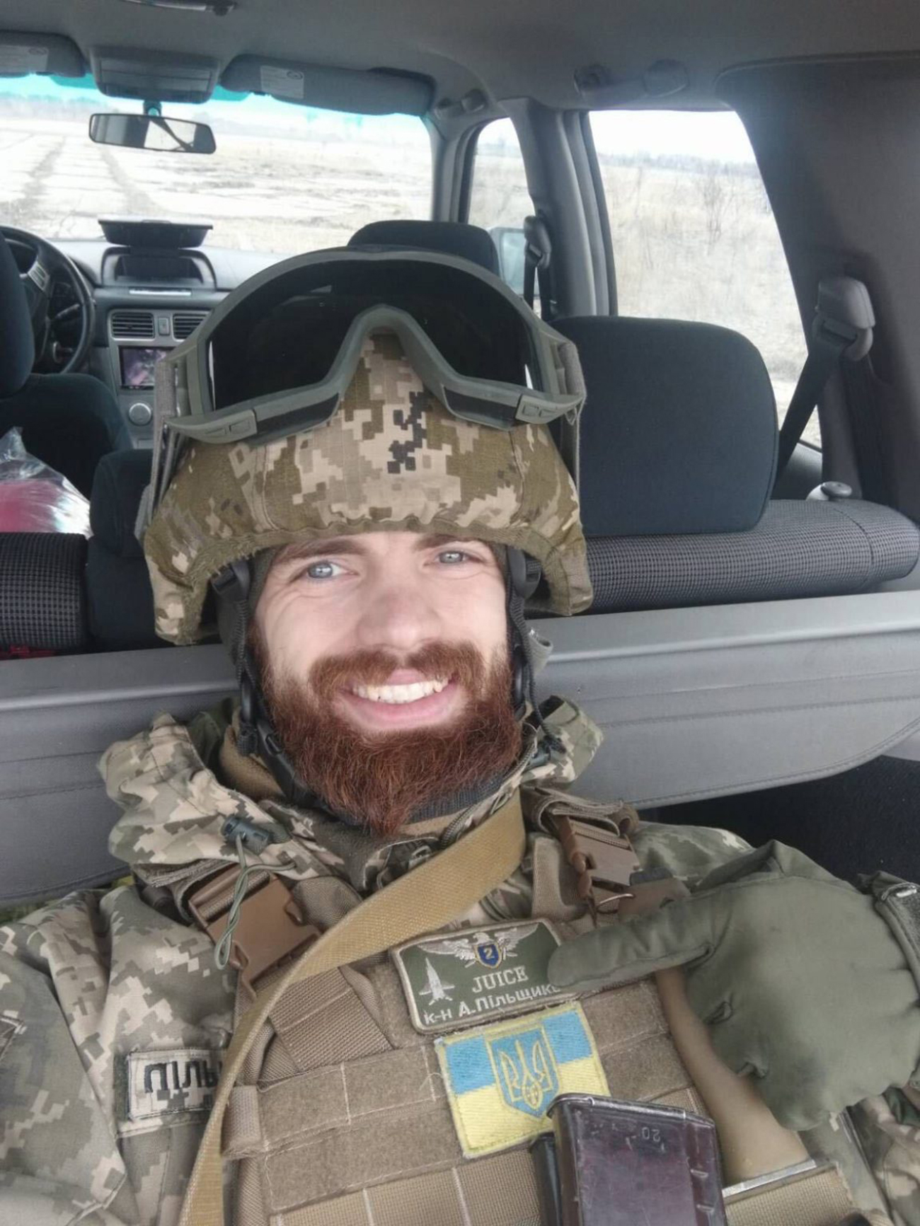 Біль і сльози... У Києві попрощалися з "Джусом" - легендарним пілотом, який жив небом (фото)