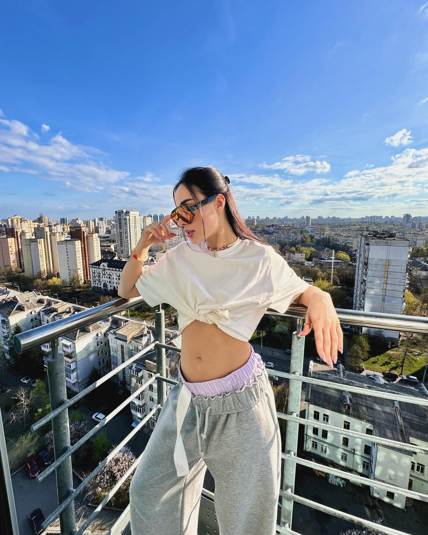 Известная украинская певица объявила о беременности: первые фото с животиком