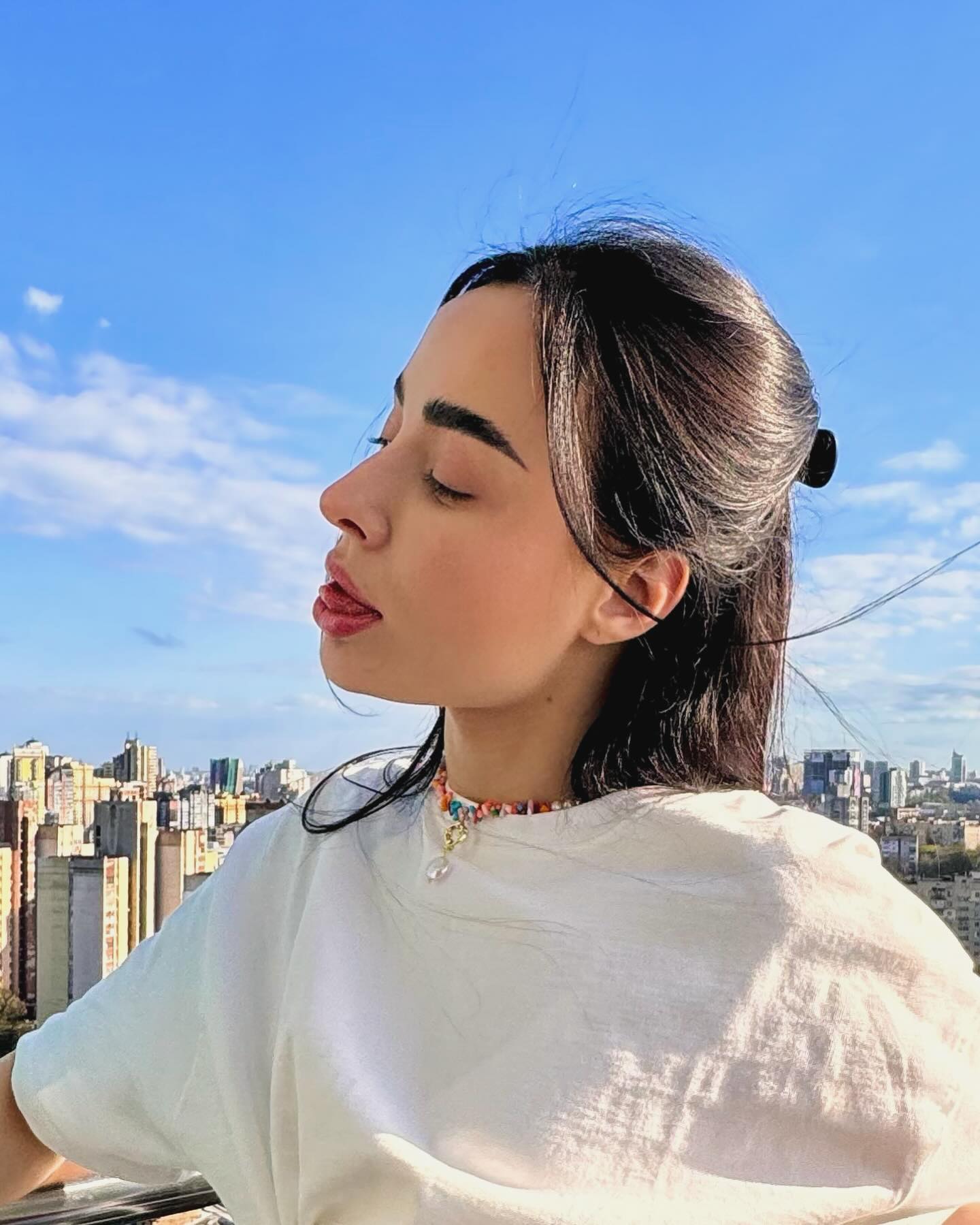 Известная украинская певица объявила о беременности: первые фото с животиком