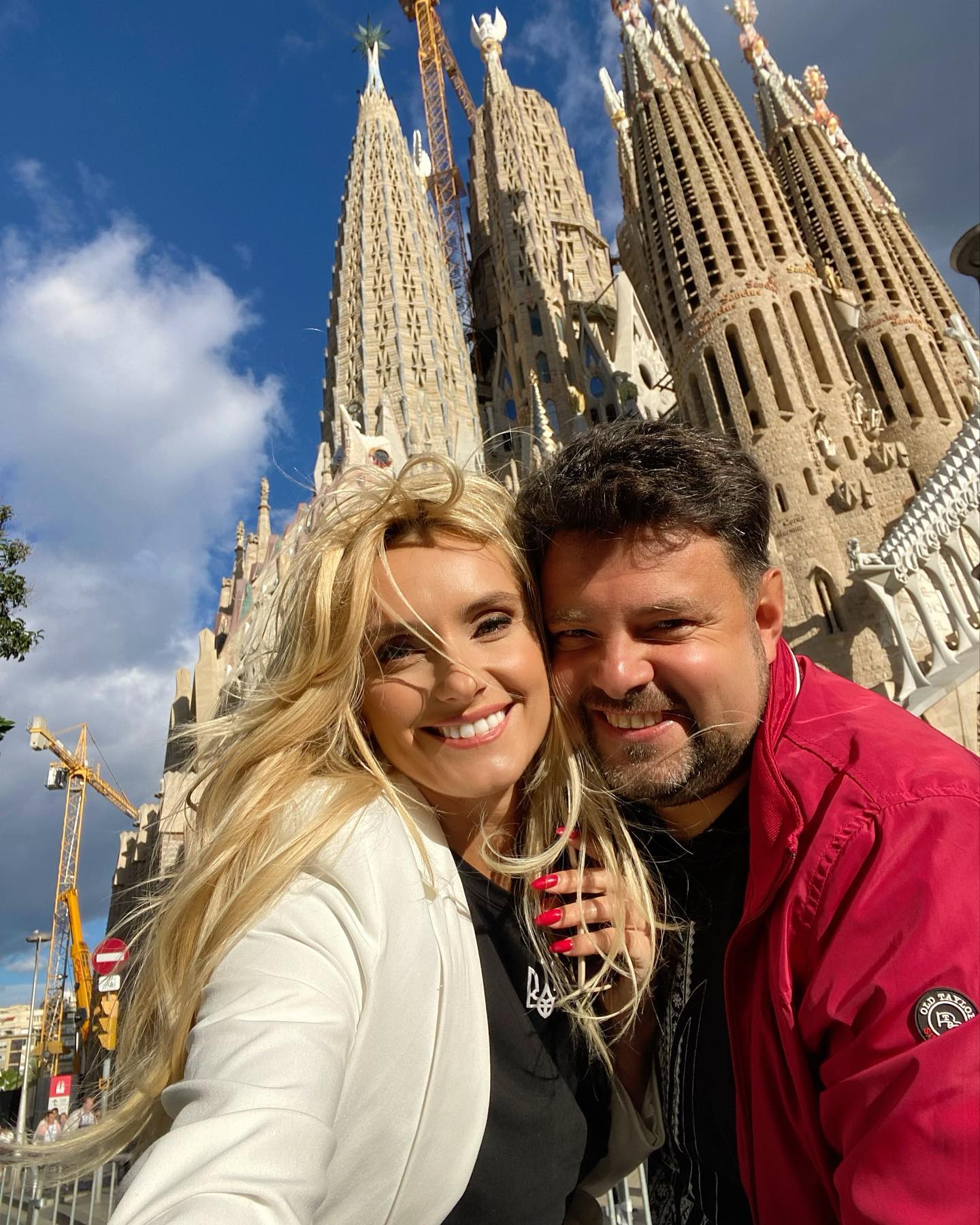 Муж Ирины Федишин выехал за границу: певица гневно ответила на хейт