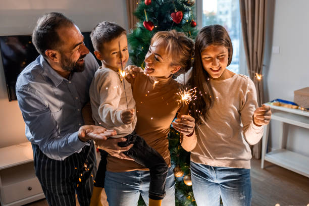 Домашние образы на Новый год для каждого знака Зодиака: как выглядеть стильно и чувствовать комфорт