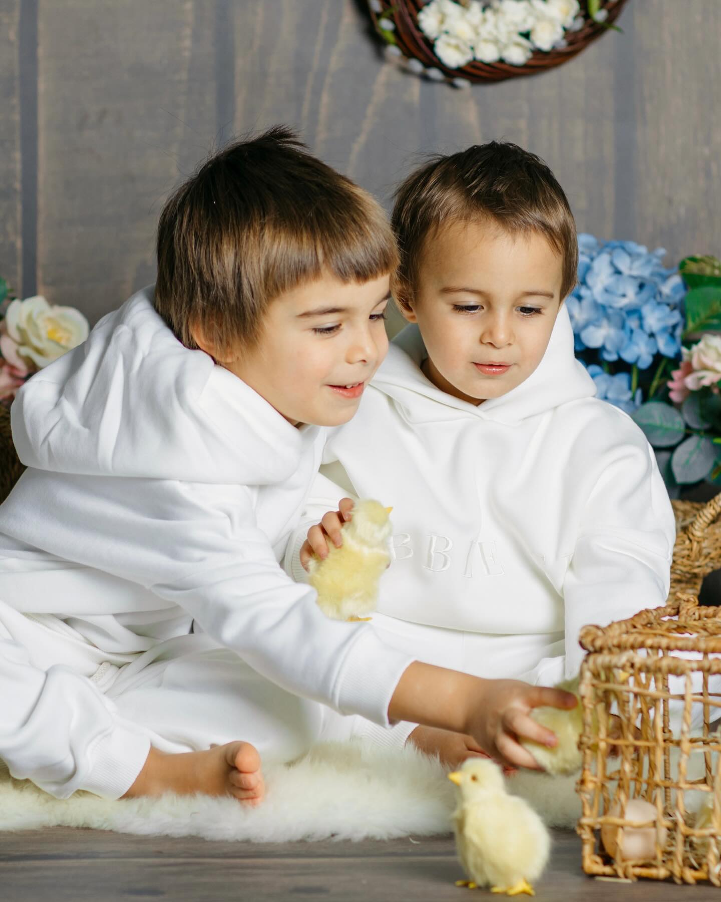 Джамала вперше за тривалий час показала помітно підрослих синів-красенів