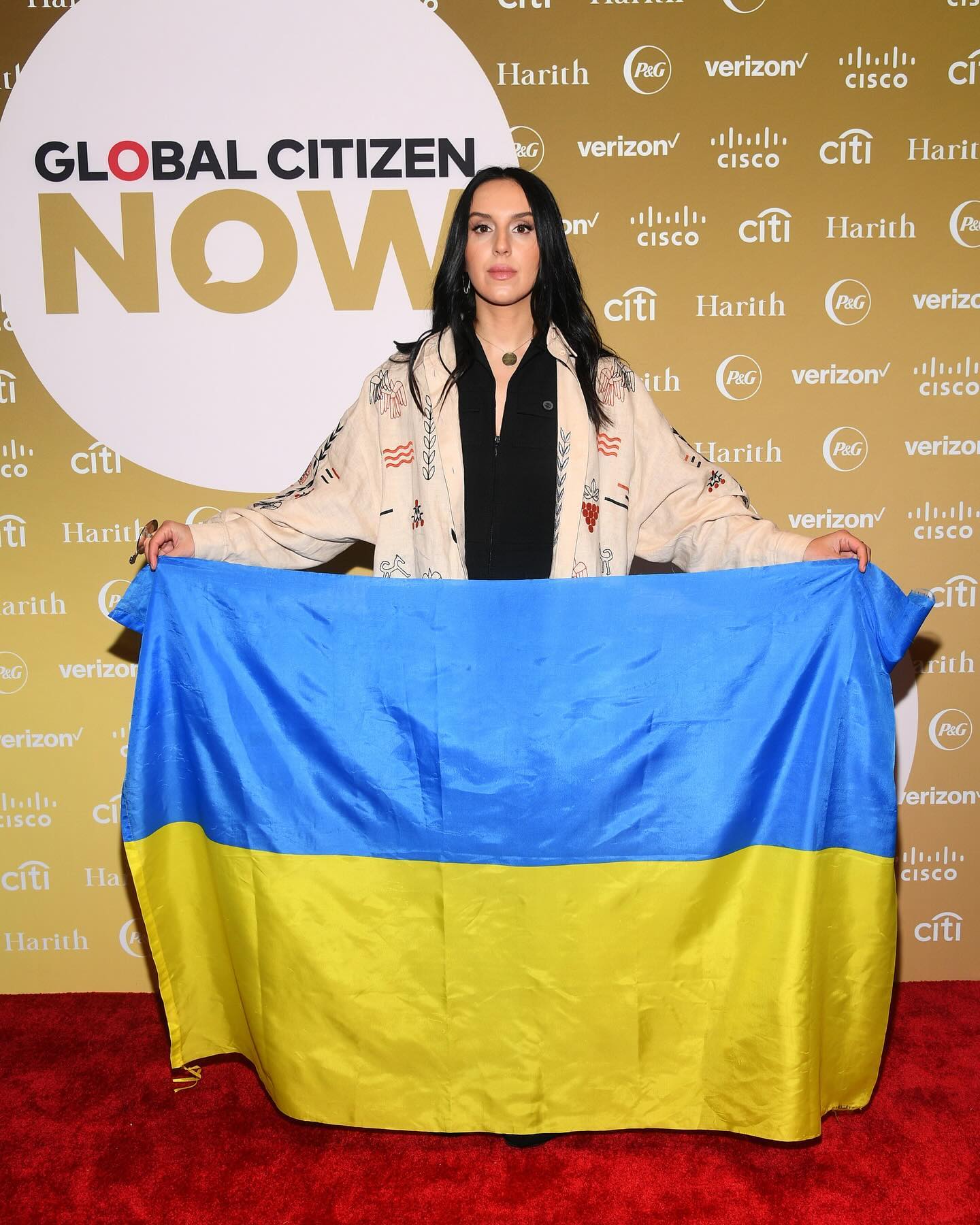 Наша история, гордость и идентичность. Звезды показали свои яркие наряды в День Вышиванки 2024