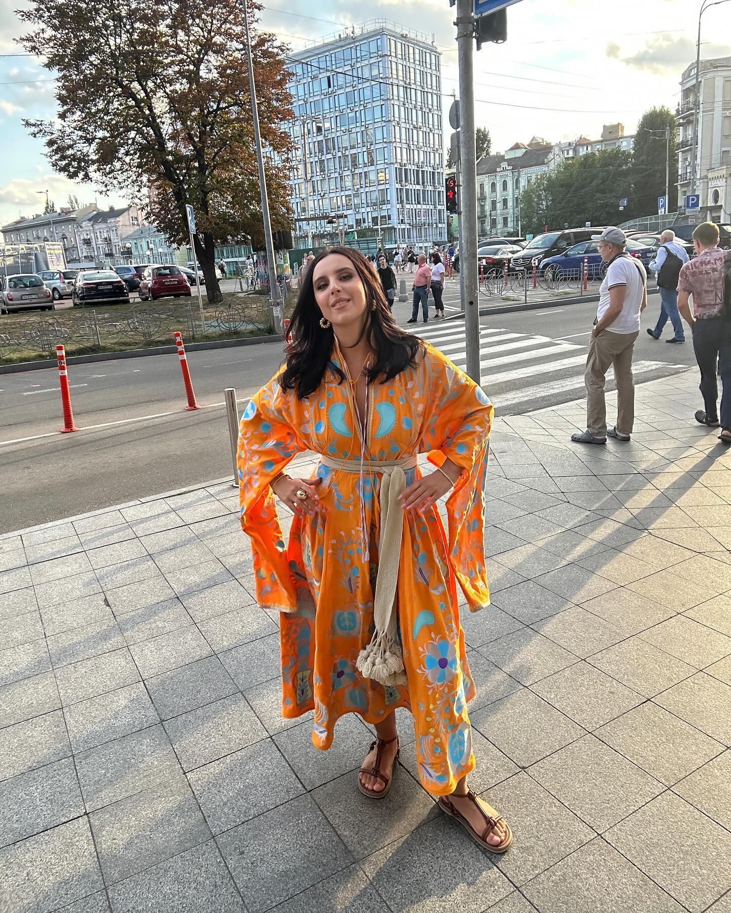 Наша история, гордость и идентичность. Звезды показали свои яркие наряды в День Вышиванки 2024