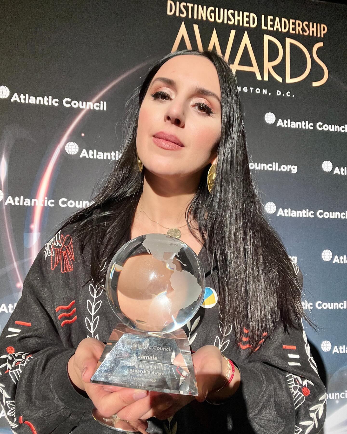 Наша история, гордость и идентичность. Звезды показали свои яркие наряды в День Вышиванки 2024