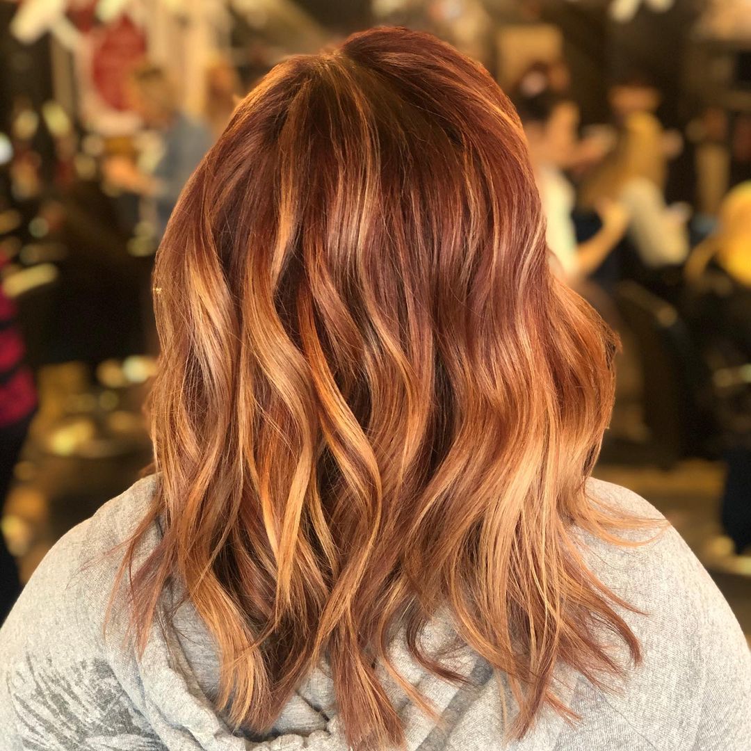 Як у зірок Голлівуду: стилісти показали топ-7 наймодніших зачісок 2022