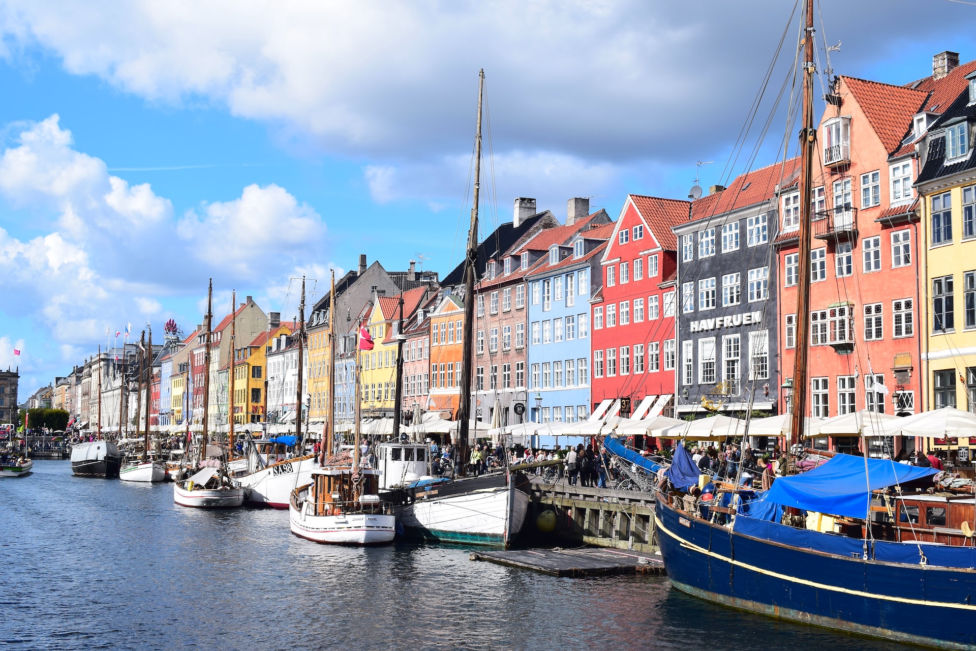 Зарплати і медицина. Названі кращі міста світу для життя в 2022 році