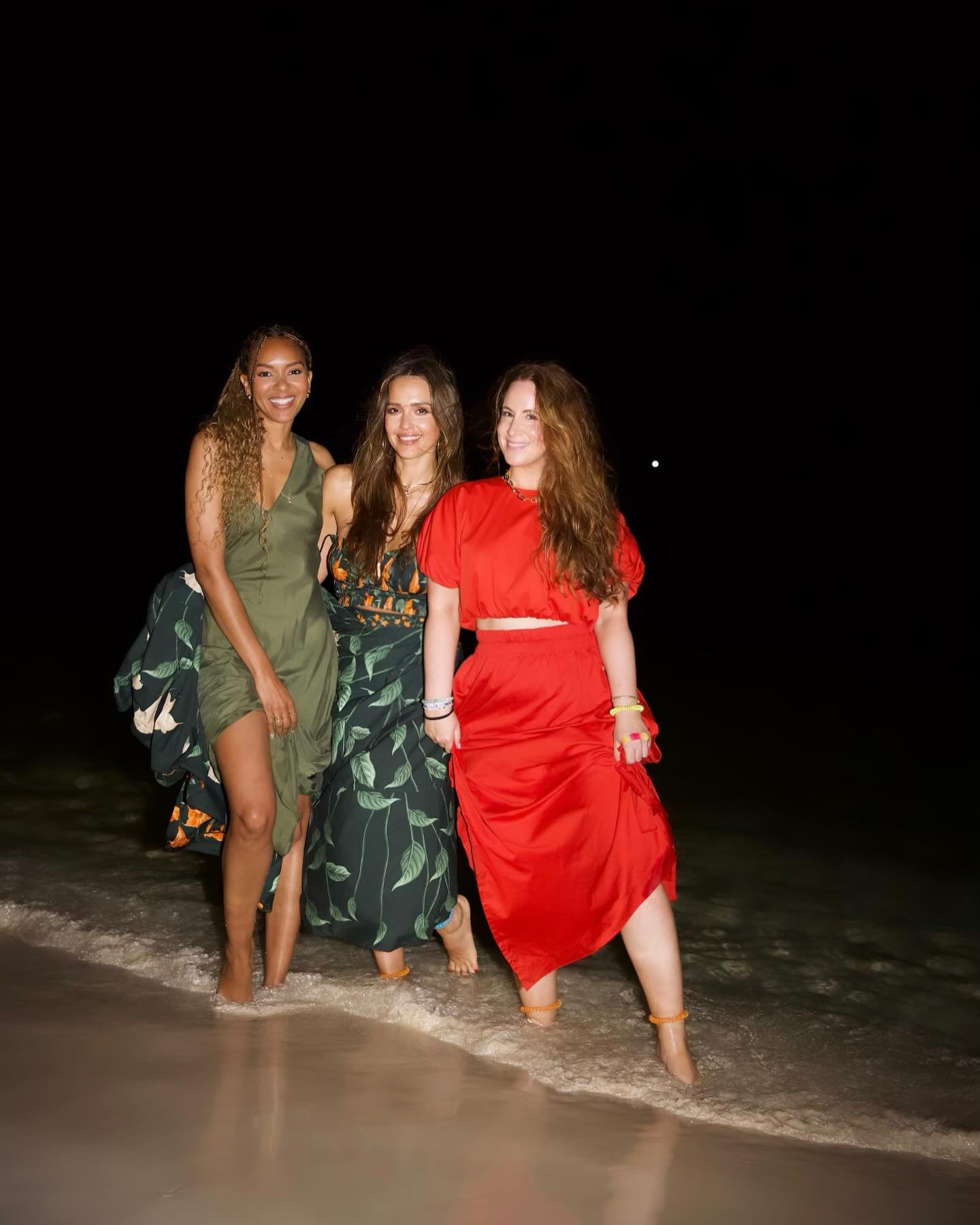 Джессика Альба похвасталась ярким Днем рождения в Мексике (фото)