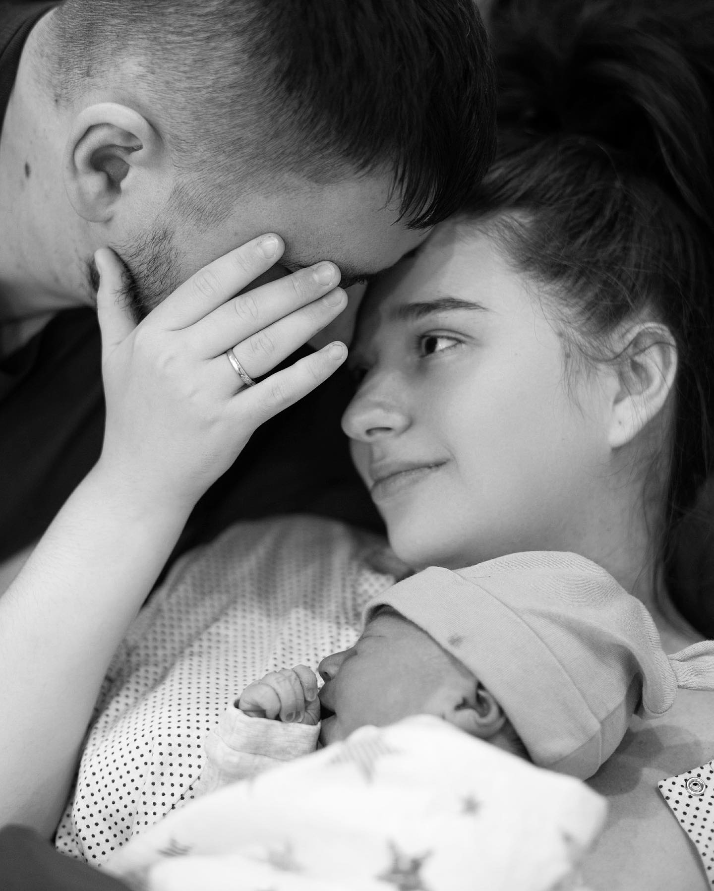 Звездный бэби-бум 2023: у Ivan NAVI родился первенец, а Тарабарова стала многодетной мамой