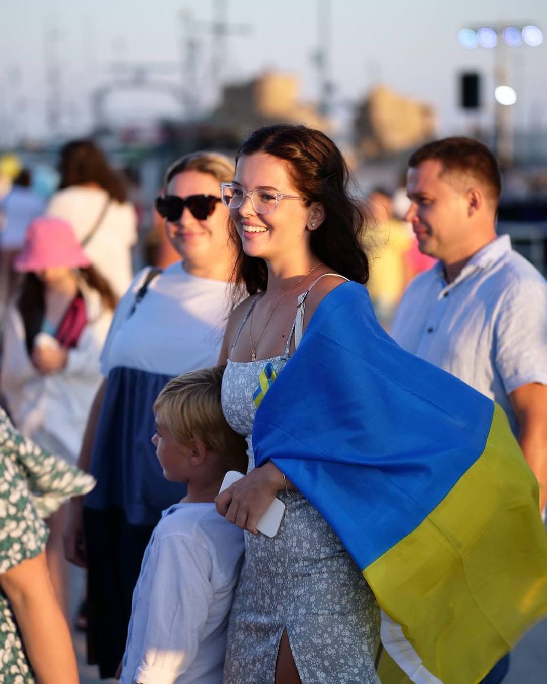 Ви все ще любите Земфіру? Співачка оскандалилася на концерті з українським прапором