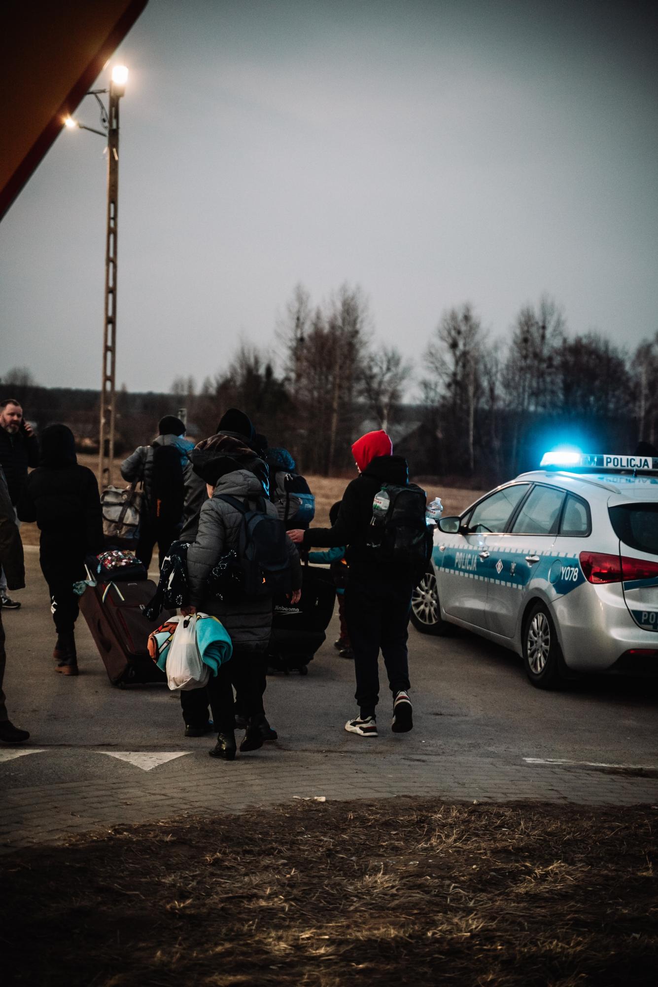 Чи варто українцям статус біженця в Європі: особливості легалізації