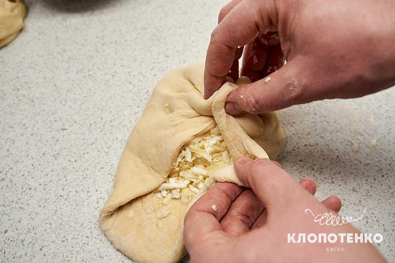 Клопотенко запропонував приготувати нестандартний хачапурі: "справжня Грузія у вас вдома!"