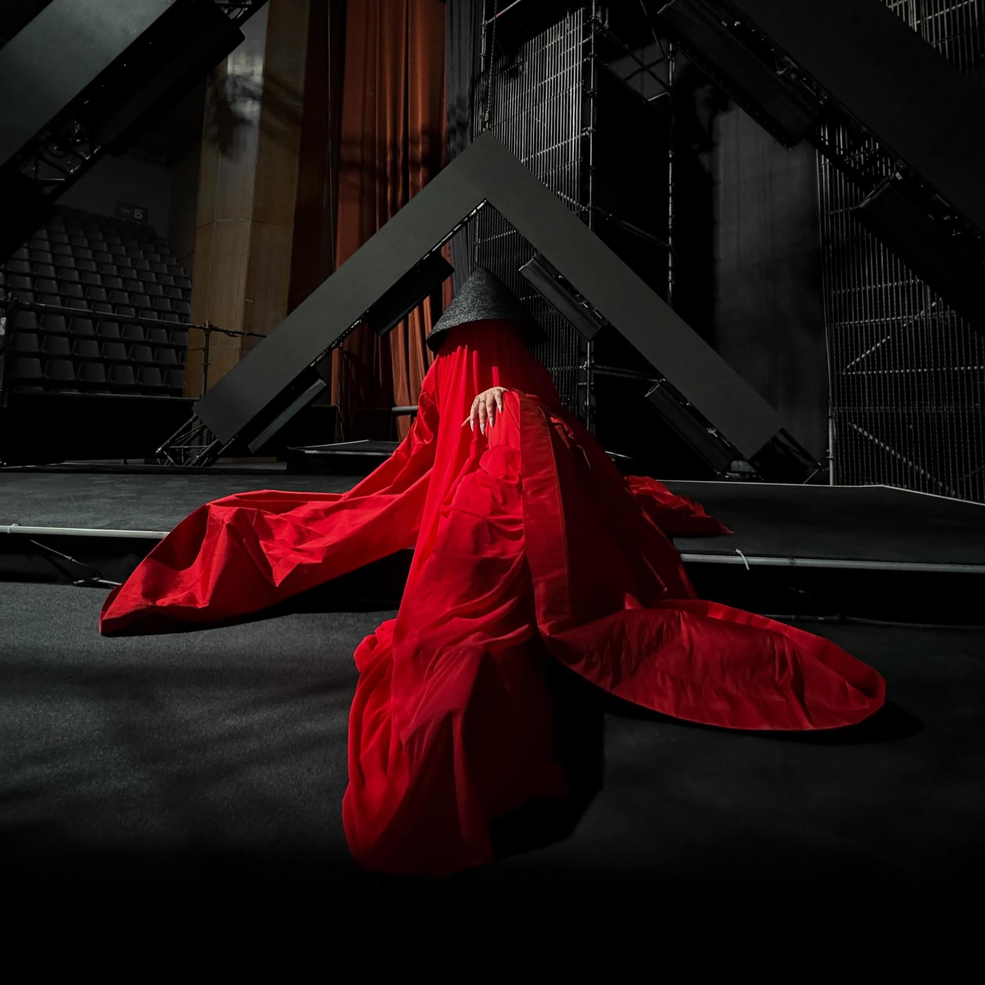 Кто на самом деле Клавдия Петровна и почему ее все любят: биография, возраст, песни и интересные факты