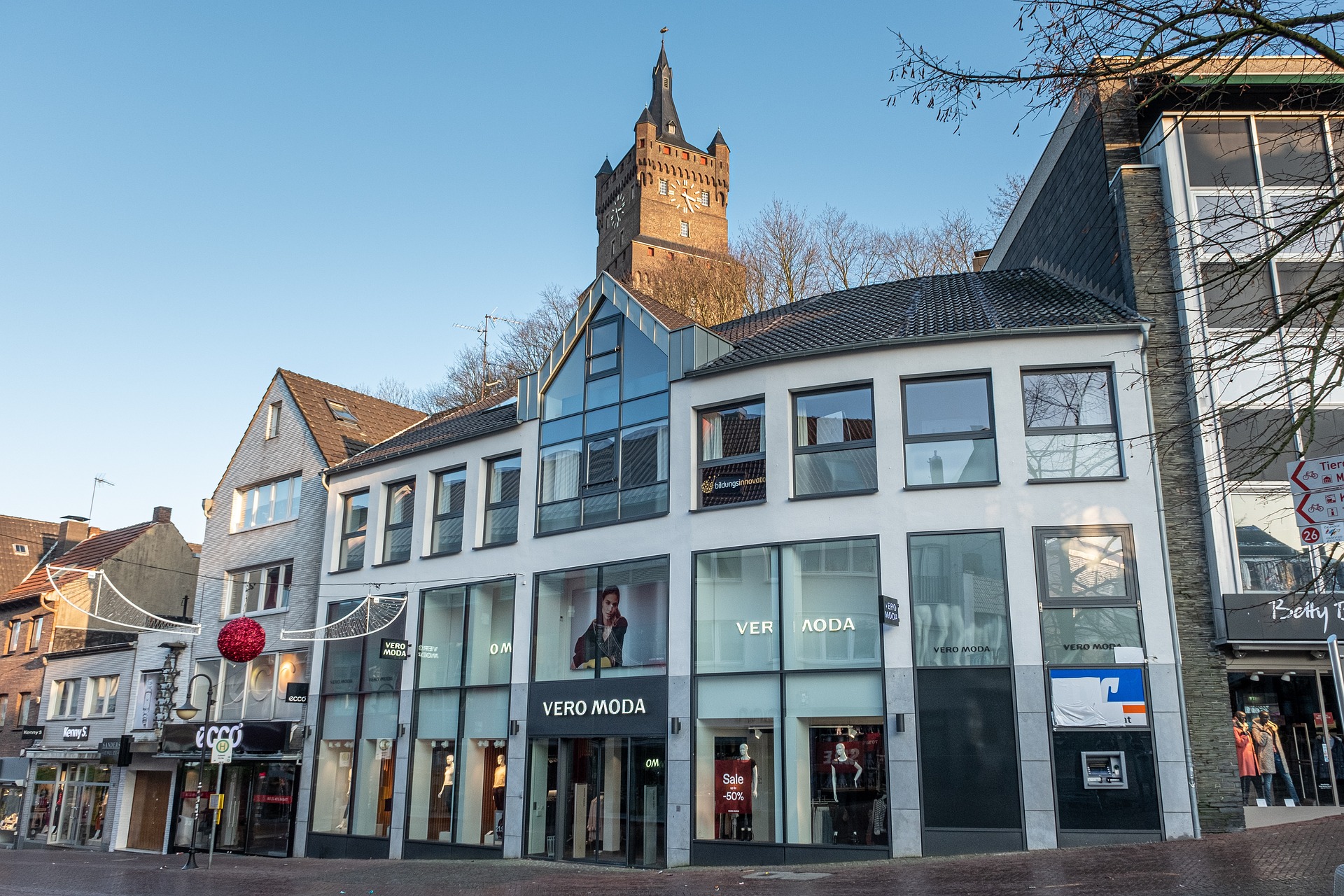 Ресторани та кіно. На що можна витрачати гроші від Jobcenter у Німеччині