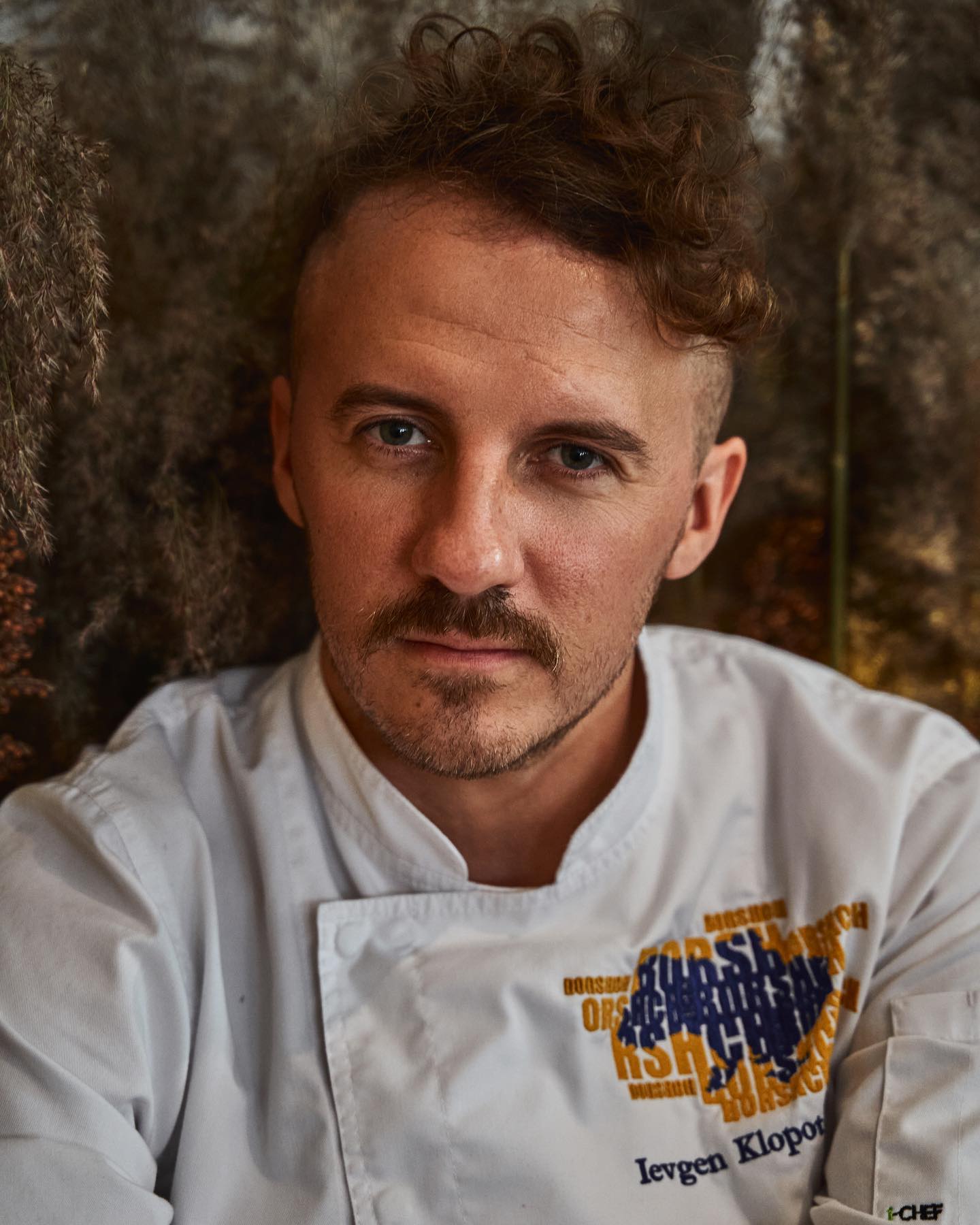 Звезда &quot;Голодных игр&quot; приготовил борщ по рецепту украинки: Клопотенко отреагировал (видео)