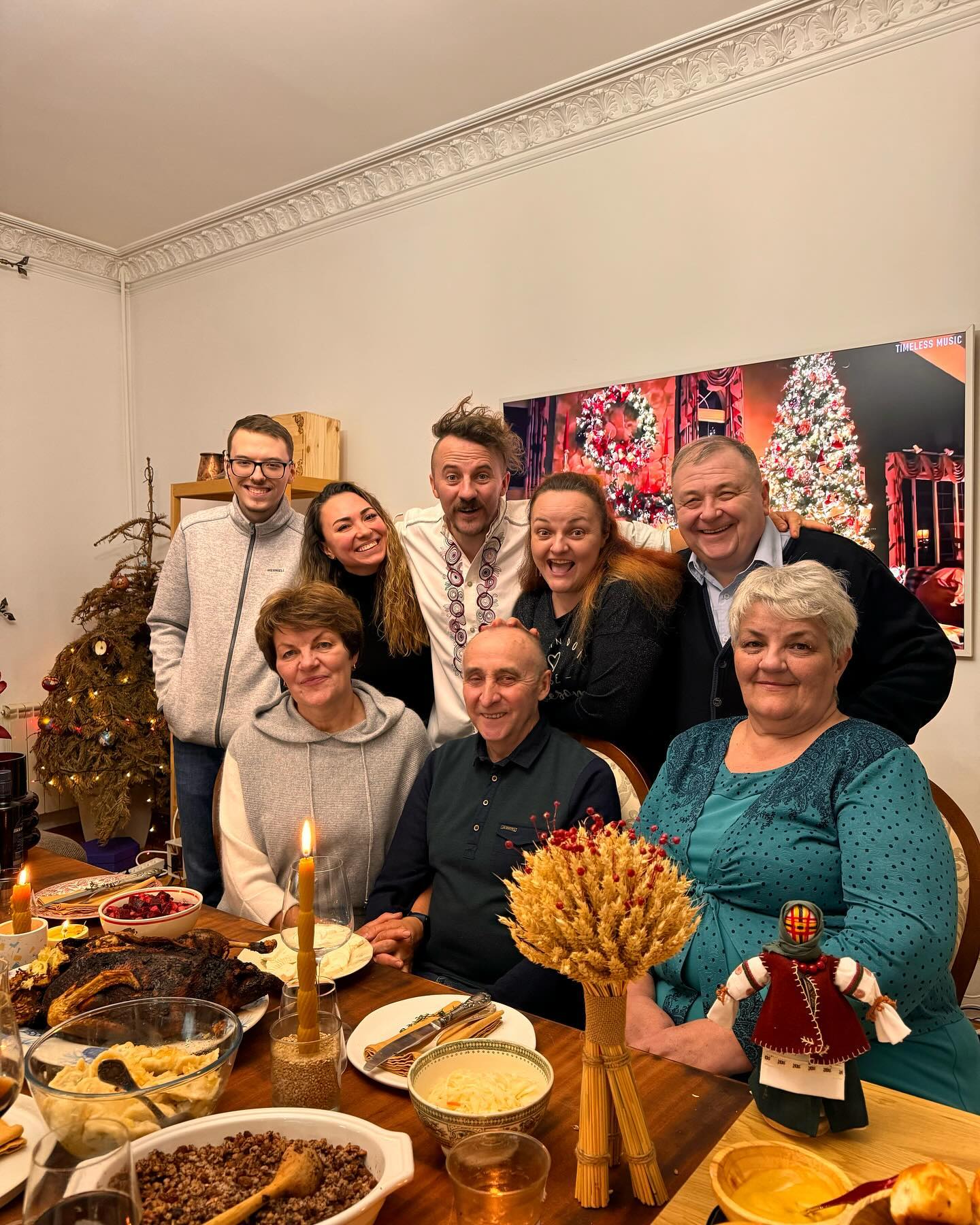 &quot;Миру на землі і в серці&quot;. Осадча, Ребрик та інші зірки зворушливо привітали українців із Різдвом