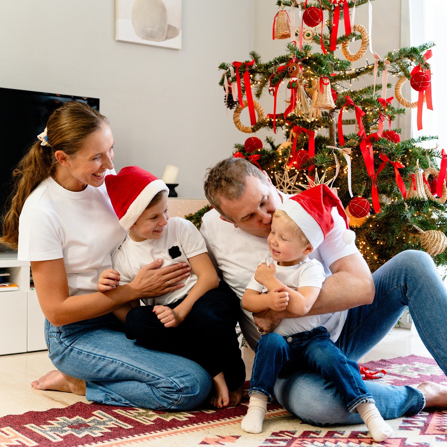 Как звезды отметили Новый год 2024: Мирошниченко, Осадчая, Квиткова и другие (фото)