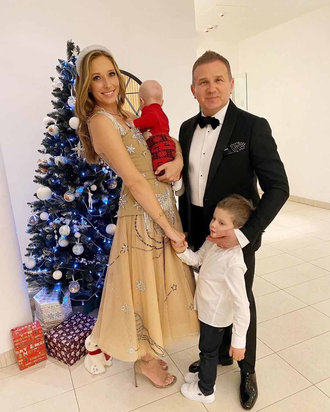 Час для сім'ї: Осадча, Ребрик, Сумська та інші зірки на зворушливих фото з рідними