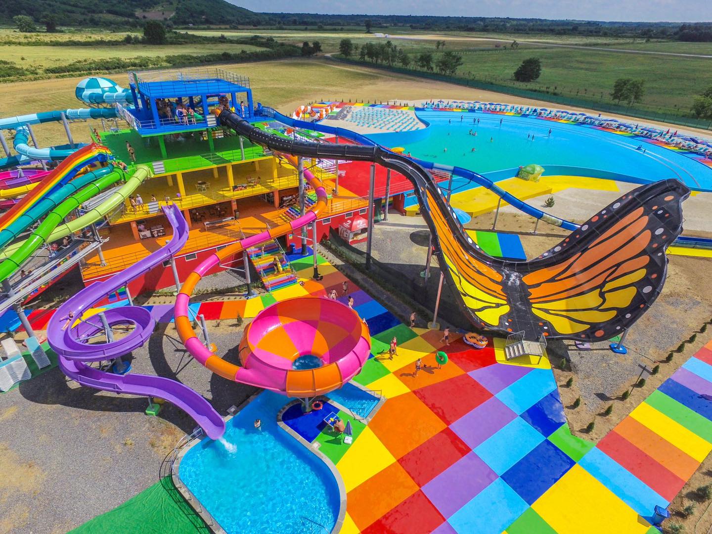 Літо для дітей. Де провести відпустку з відпочинком в аквапарку