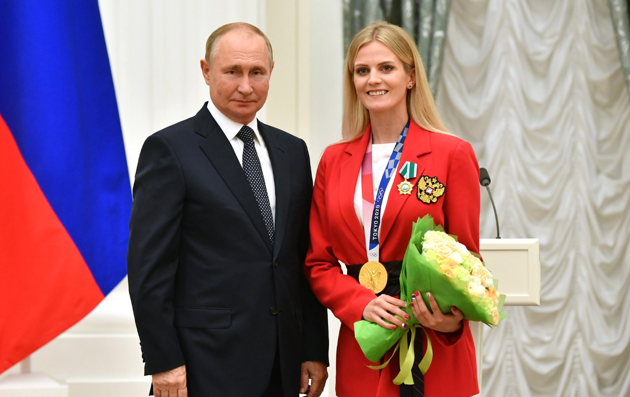 Украинская спортсменка-любительница РФ сделала фото с Путиным: &quot;Я счастлива стоять рядом с вами&quot;