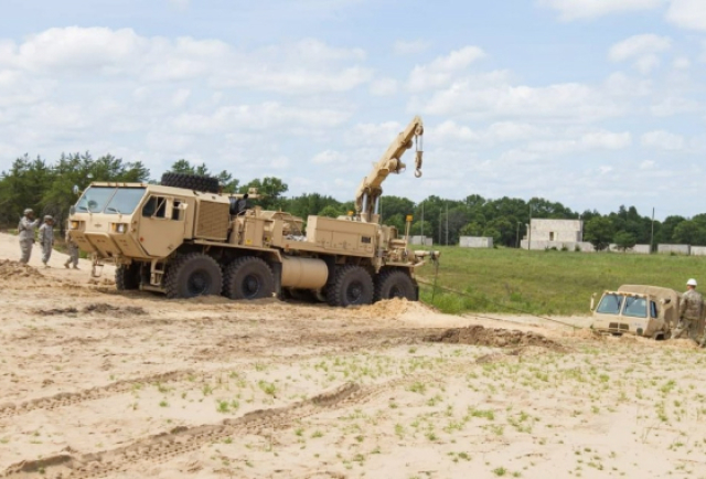 Украина получила уникальные американские машины: вот как они выглядят (видео)