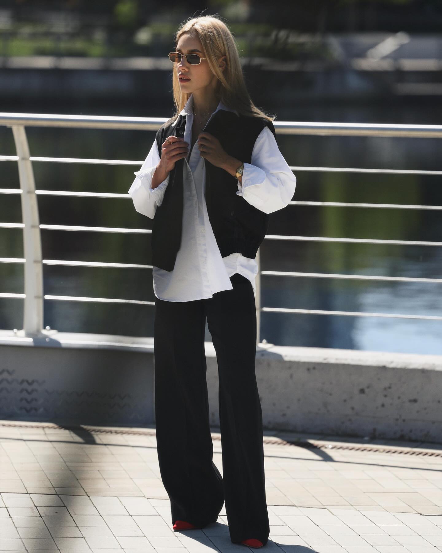 Даша Квиткова прогулялась по Киеву в образе настоящей леди (фото)