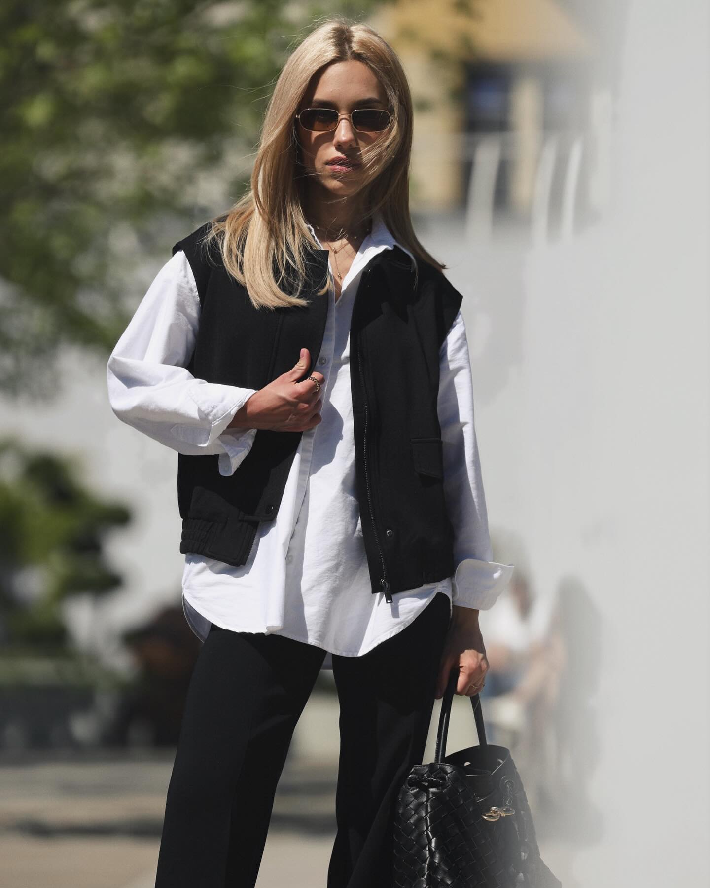 Даша Квиткова прогулялась по Киеву в образе настоящей леди (фото)