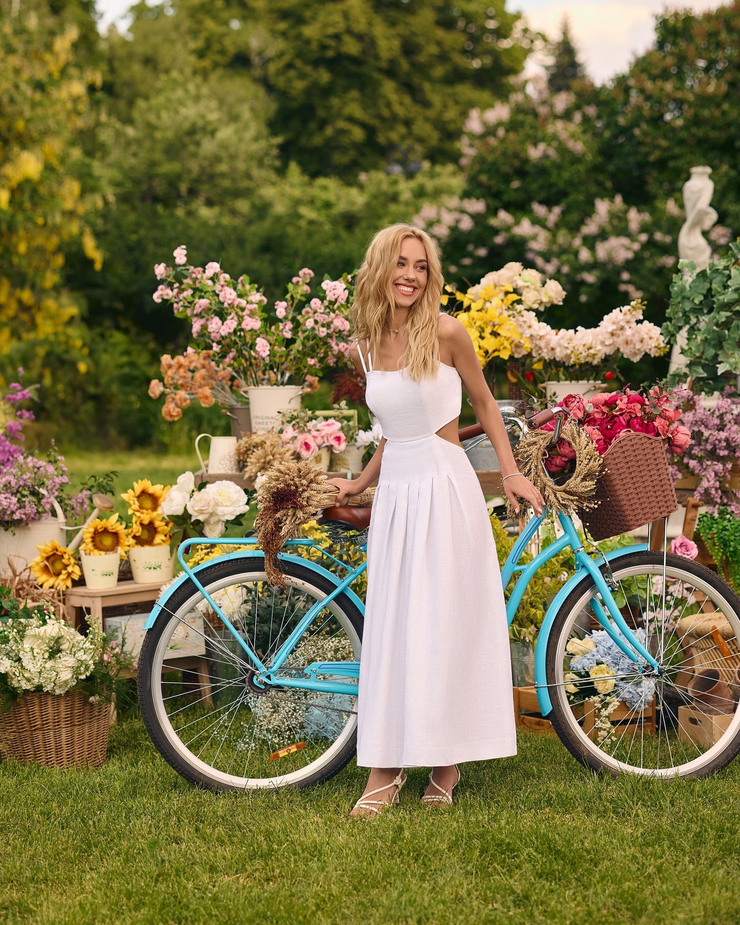 &quot;Українська версія Бріджертонів&quot;: Даша Квіткова представила ніжну колекцію одягу