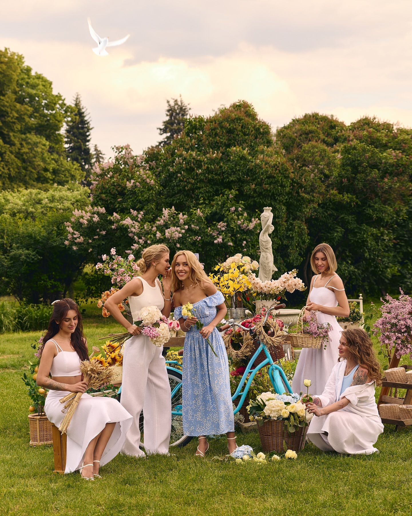 &quot;Українська версія Бріджертонів&quot;: Даша Квіткова представила ніжну колекцію одягу