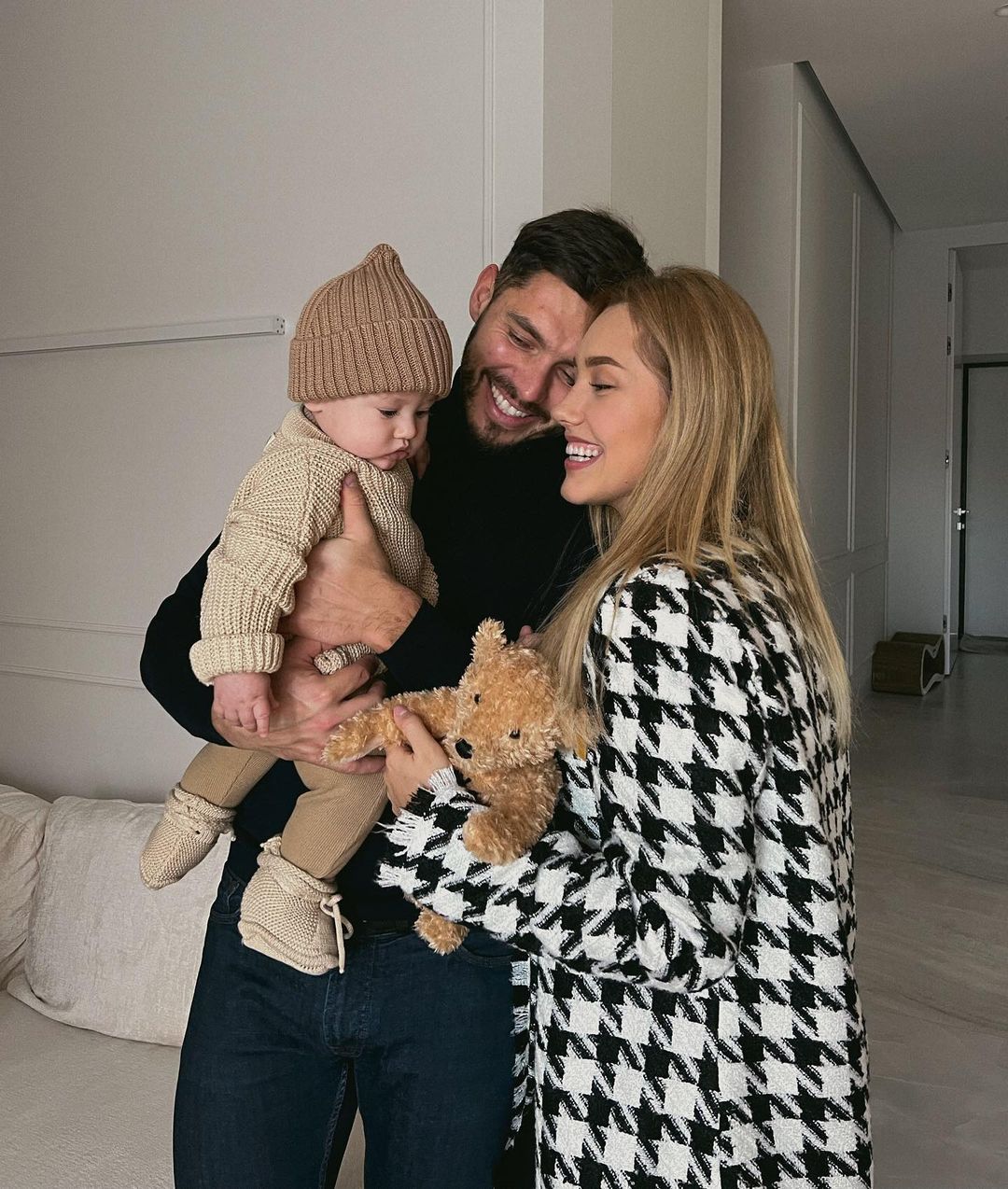 Час для сім'ї: Осадча, Ребрик, Сумська та інші зірки на зворушливих фото з рідними