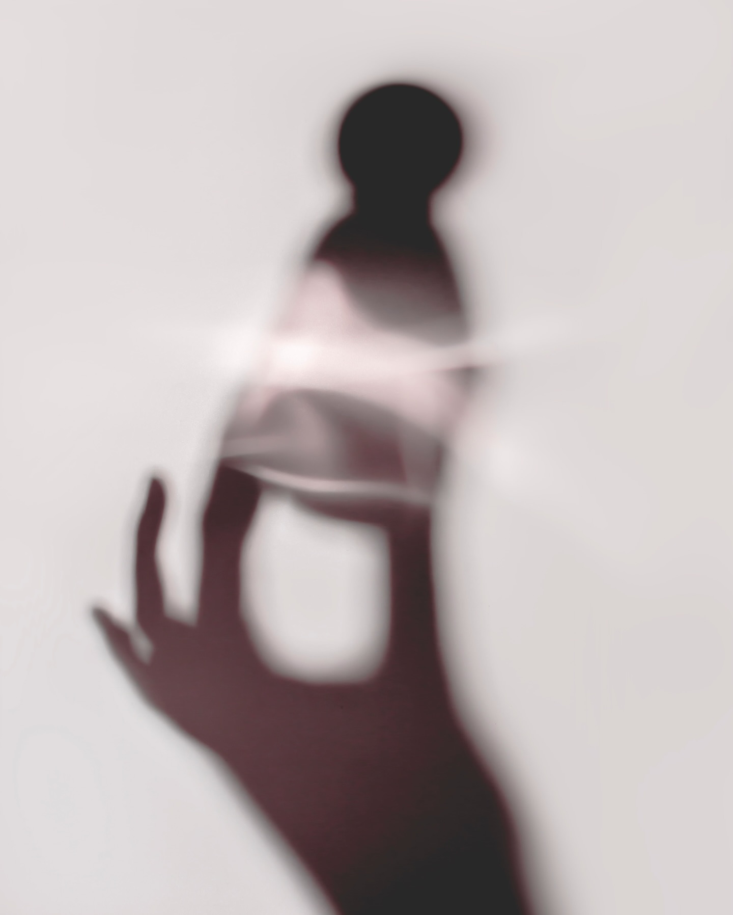 Кайли Дженнер представила свои дебютные &quot;космические&quot; духи (фото, видео)