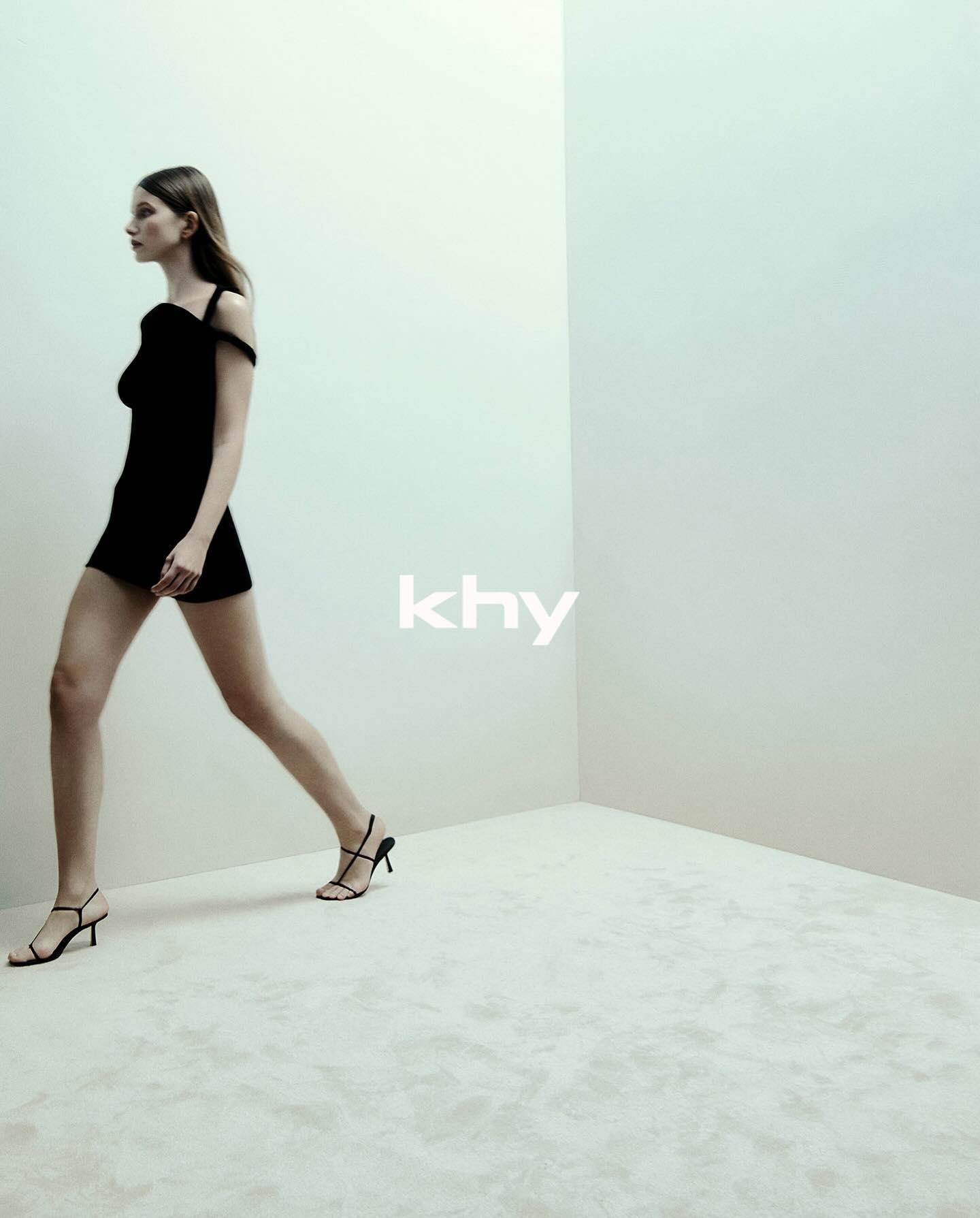 Кайли Дженнер показала новые соблазнительные образы (фото)