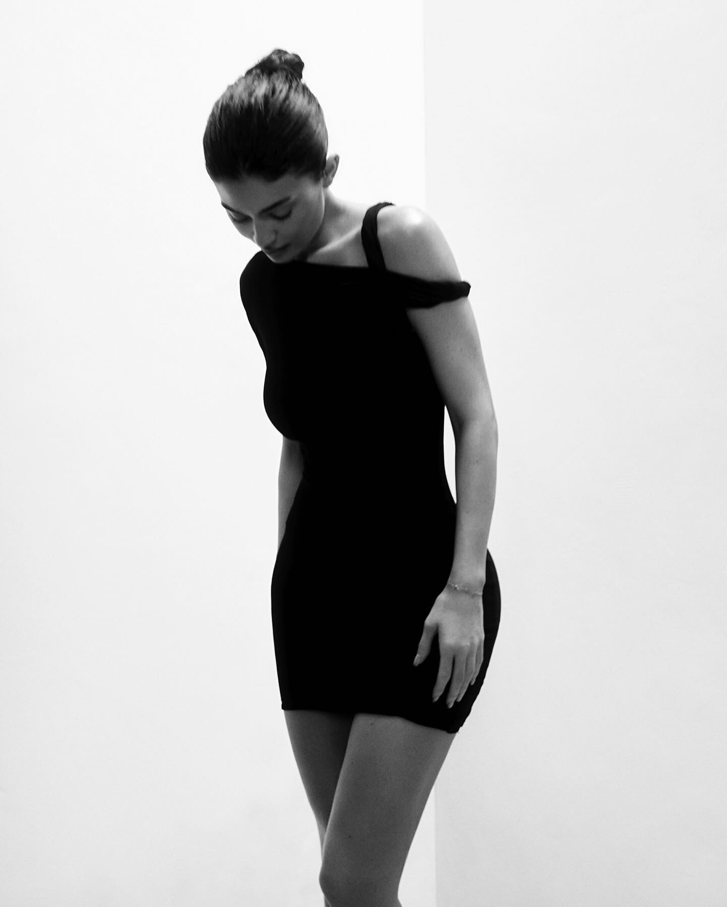 Кайли Дженнер показала новые соблазнительные образы (фото)