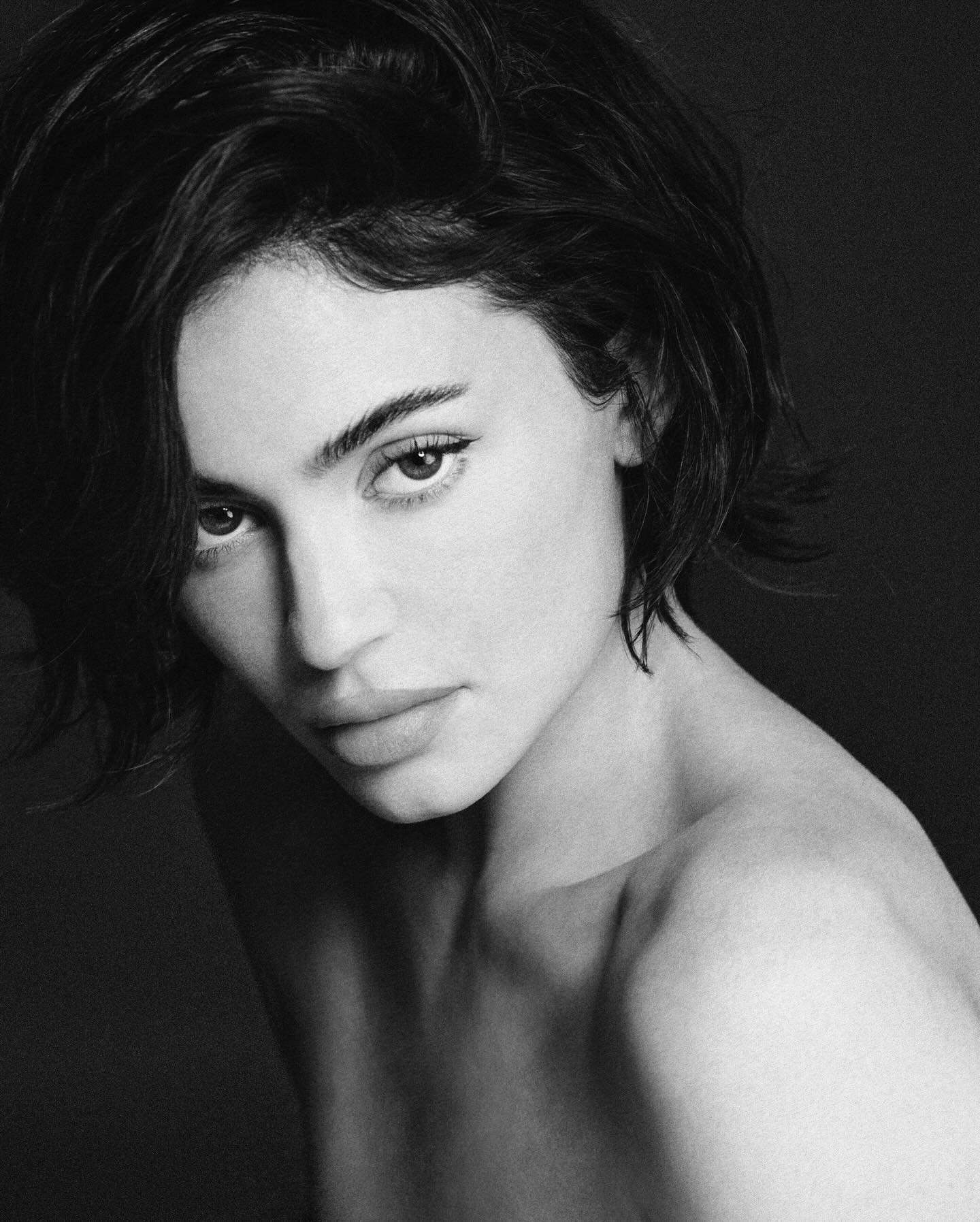 Кайли Дженнер показала идеальное тело в новых откровенных образах (фото)